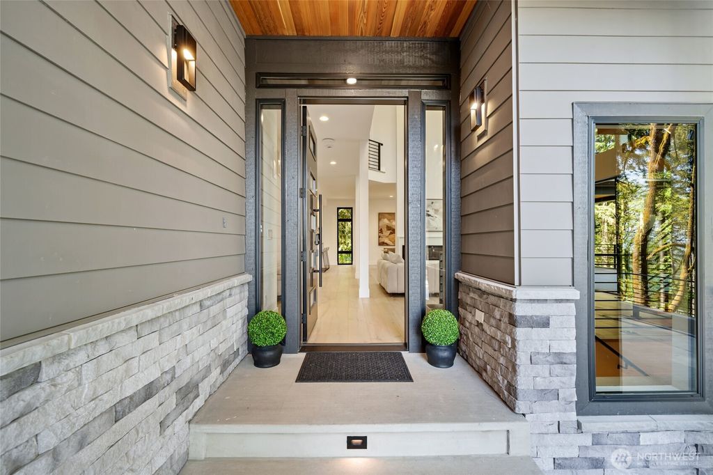 Photo of 17720 SE 63rd Place, Bellevue, WA 98006 (MLS # 2424085)