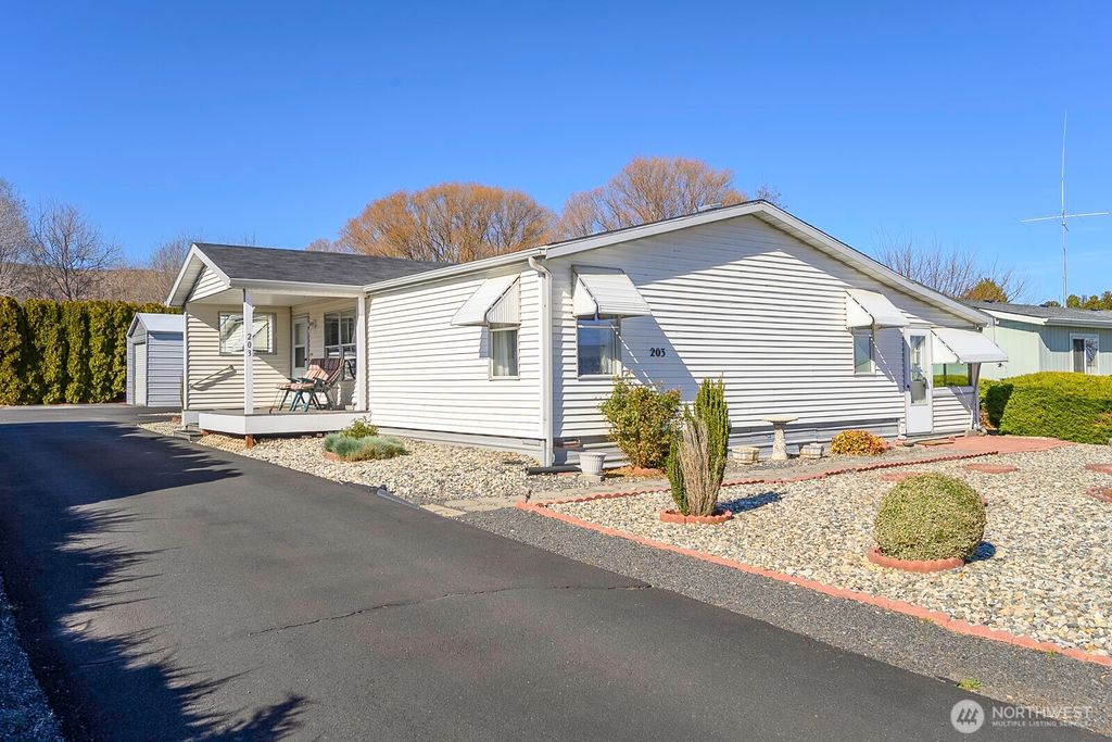 Photo of 2361 Basin Street NW #203, Ephrata, WA 98823 (MLS # 2485614)