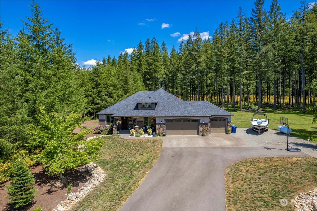 Photo of 31630 SE 278th Place, Ravensdale, WA 98051 (MLS # 2077133)