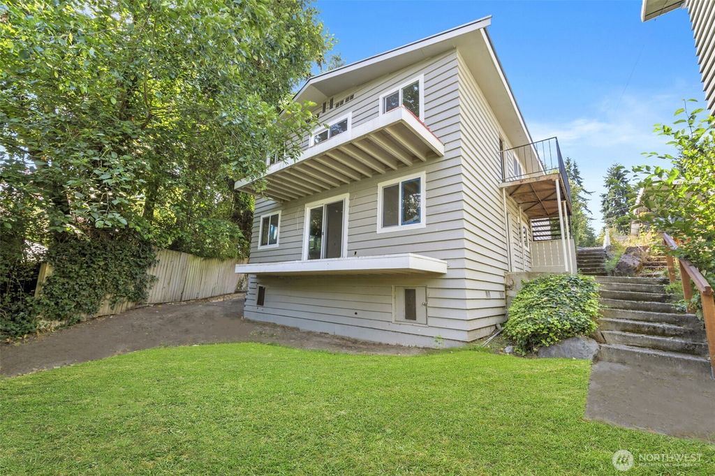 Photo of 9528 9th Avenue NW, Seattle, WA 98117 (MLS # 2418505)