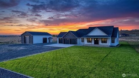 Photo of 5324 NE Rd 7.3, Moses Lake, WA 98837 (MLS # 2515428)