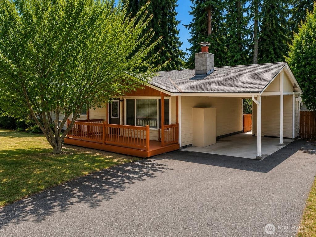 Photo of 11209 NE 112th Street, Kirkland, WA 98033 (MLS # 2549215)