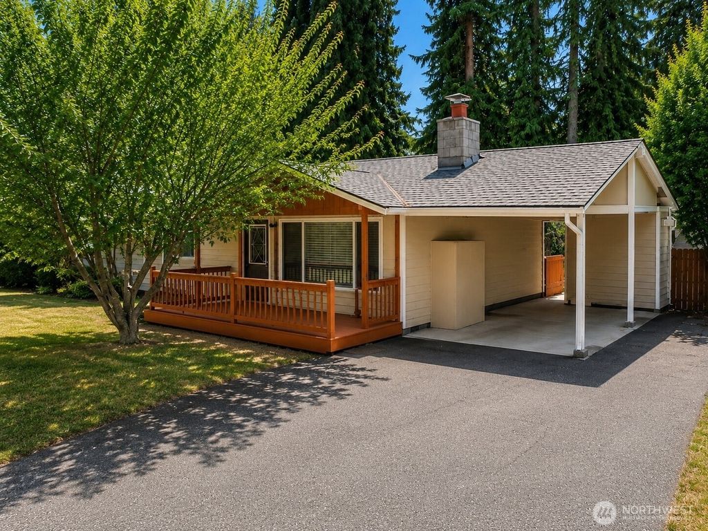 Photo of 11209 NE 112th Street, Kirkland, WA 98033 (MLS # 2549215)