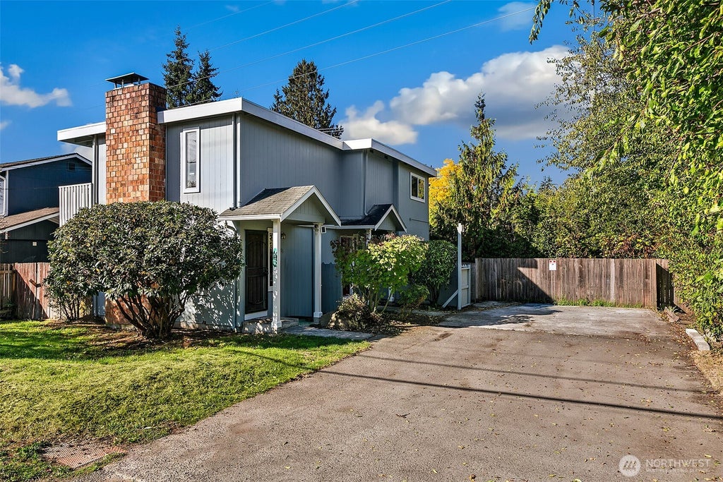 Photo of 9031 Fremont Avenue N, Seattle, WA 98103 (MLS # 2588784)
