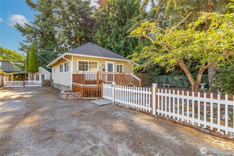 Photo of 622 2nd Avenue S, Kent, WA 98032 (MLS # 2483553)