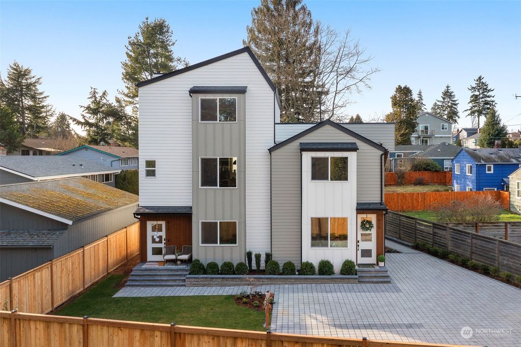 Photo of 815 N 115th Street, Seattle, WA 98133 (MLS # 2325963)