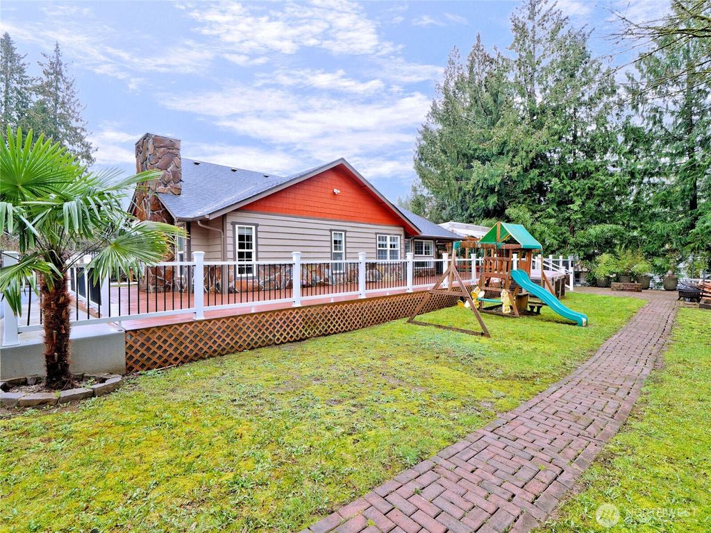 Photo of 17823 145th Avenue SE, Renton, WA 98058 (MLS # 2468452)