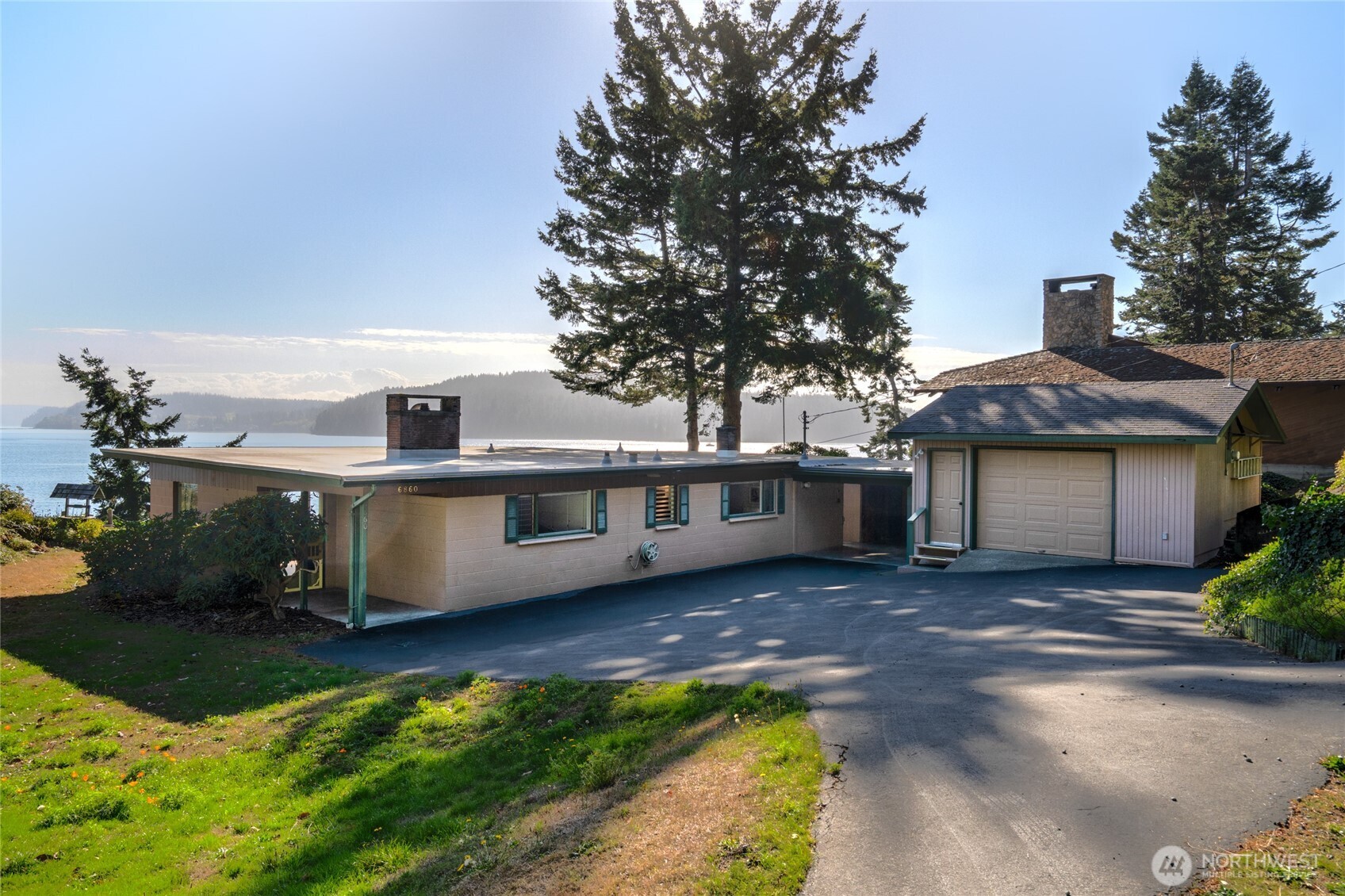 6860 Salmon Beach Road S