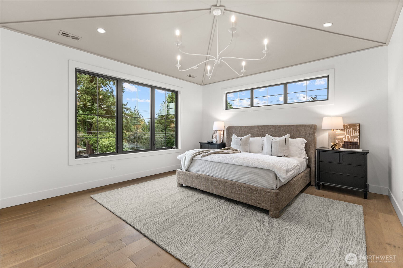 Bellevue, Washington, 98004, United States, 5 Bedrooms Bedrooms, ,6 BathroomsBathrooms,Residential,Active,2013624