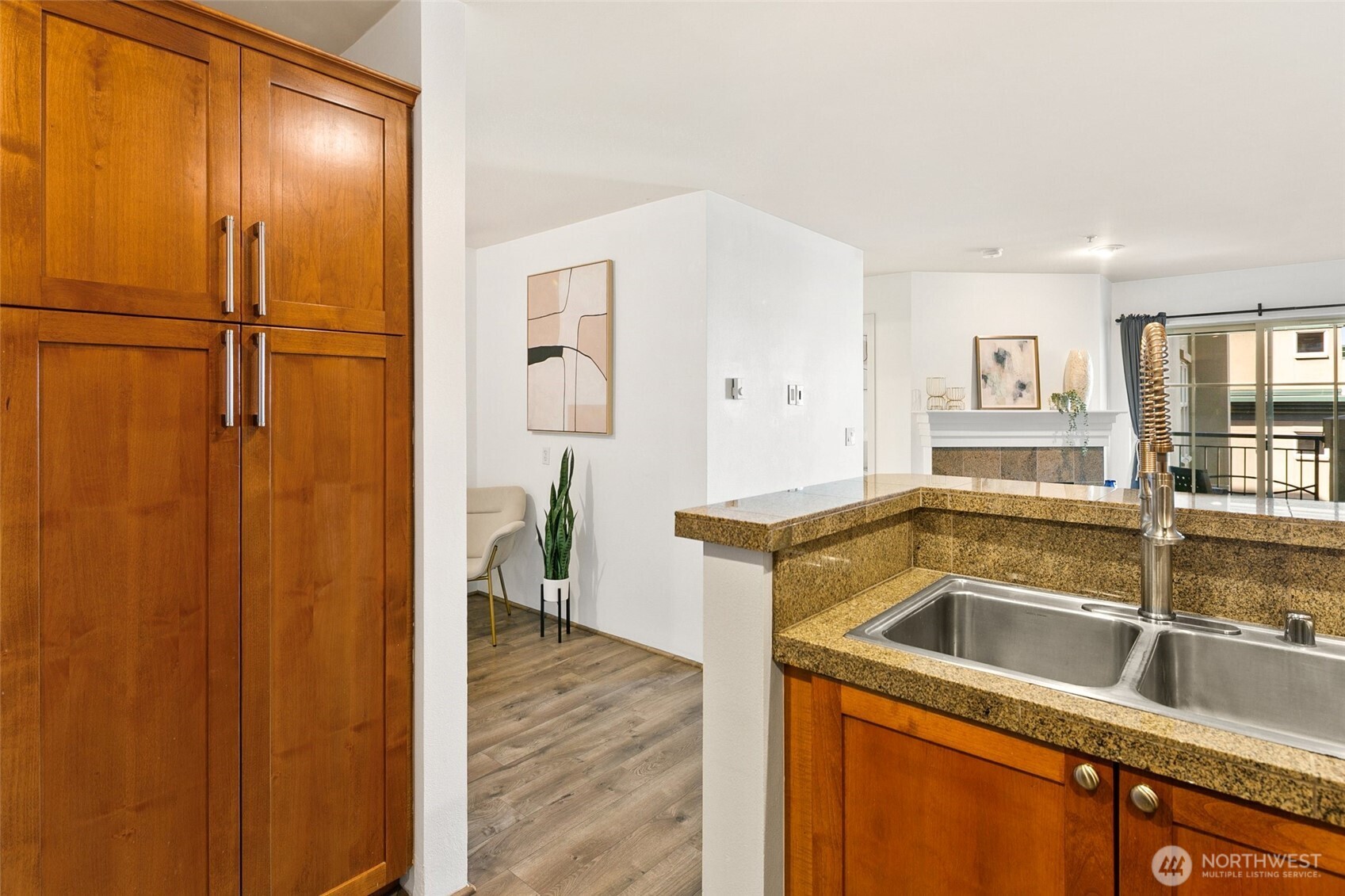 123 Queen Anne Avenue N 404