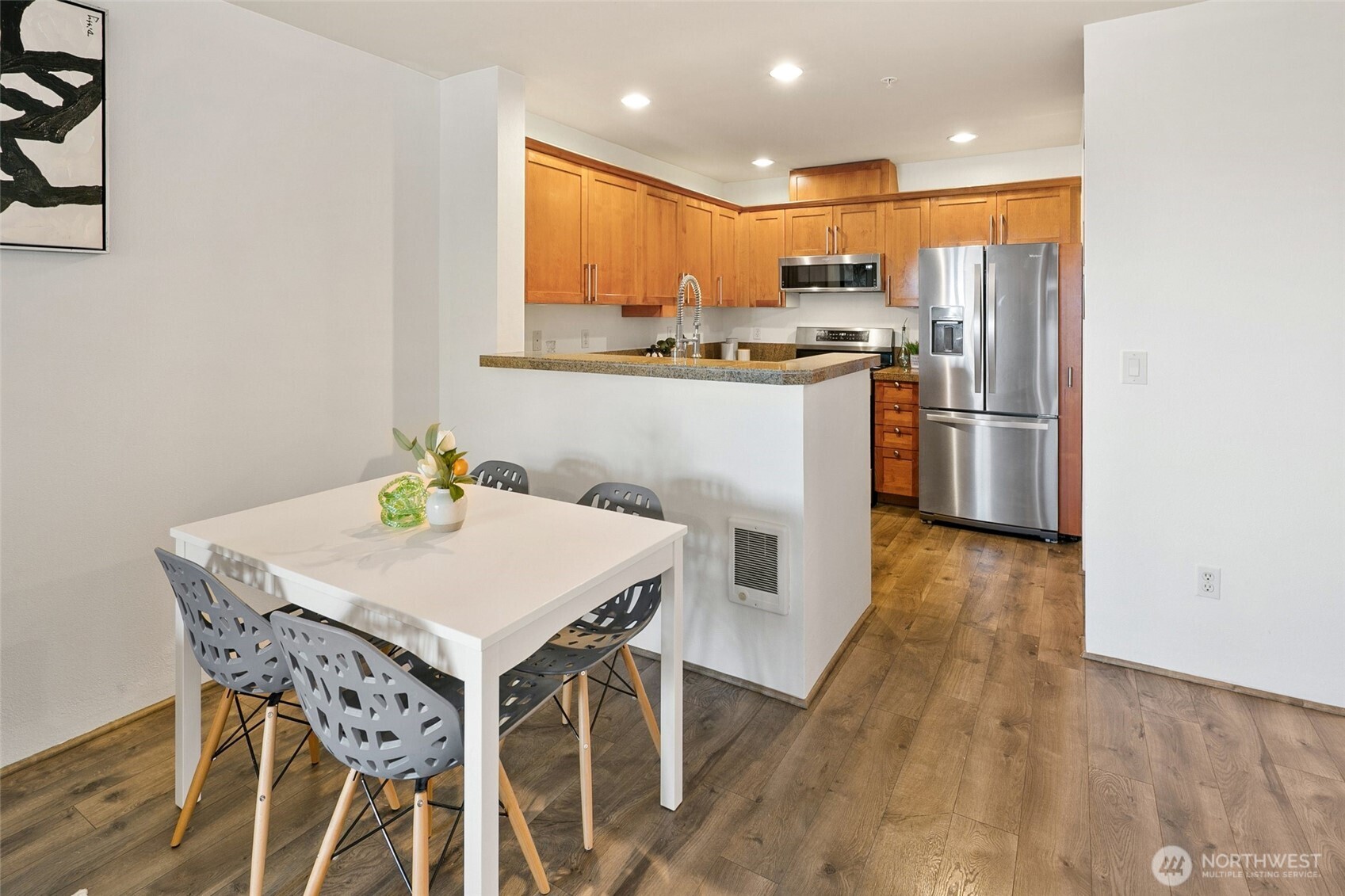 123 Queen Anne Avenue N 404