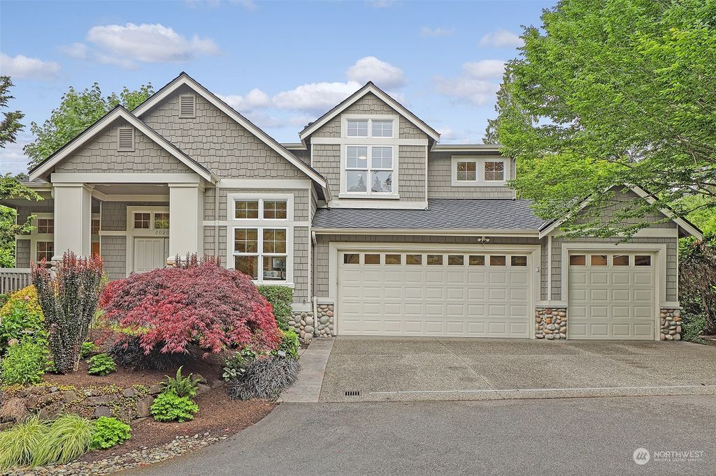 Photo of 8020 SE 59th Street, Mercer Island, WA 98040 (MLS # 2242232)