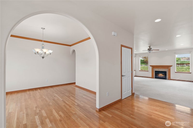 25 S Mandolin Avenue