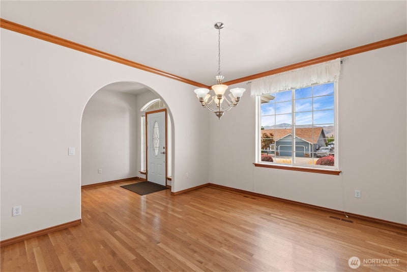 25 S Mandolin Avenue