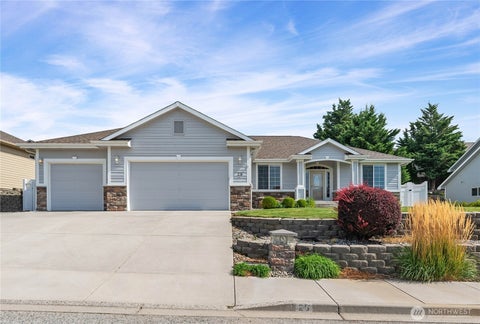 Photo of 25 S Mandolin Avenue, East Wenatchee, WA 98802 (MLS # 2580684)