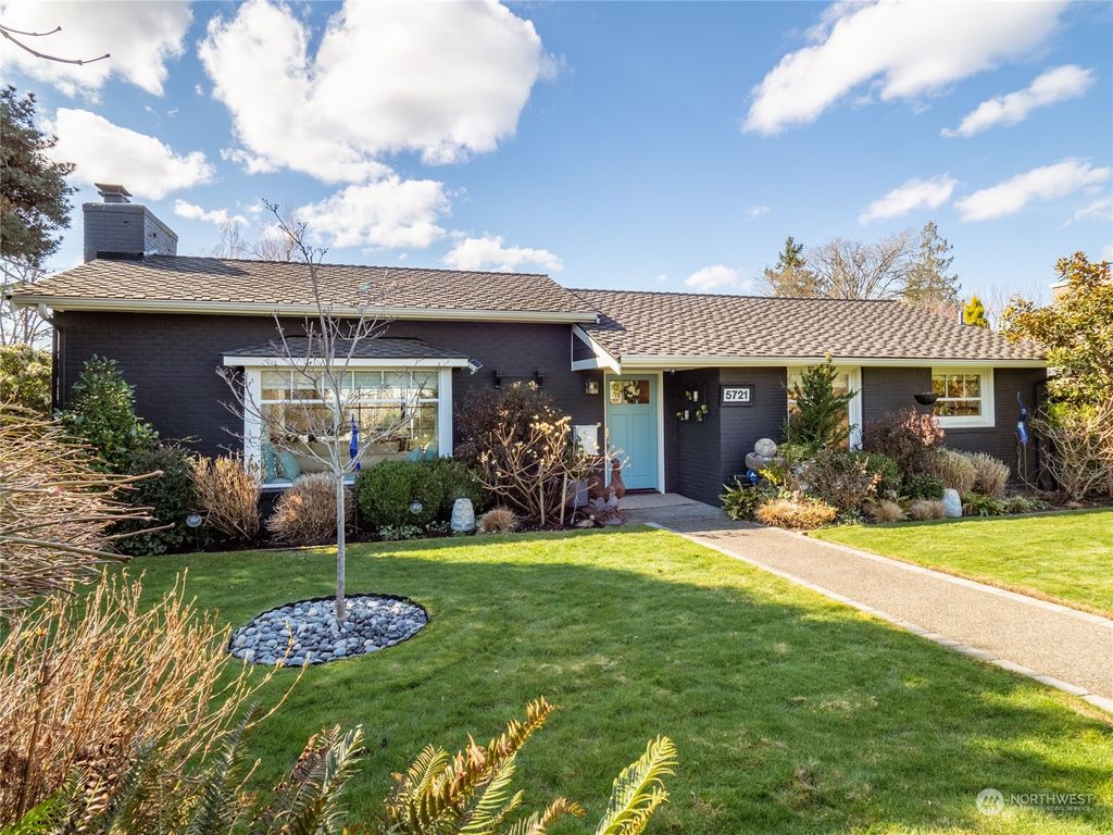 Photo of 5721 61st Ave Ave NE, Seattle, WA 98105 (MLS # 2200509)