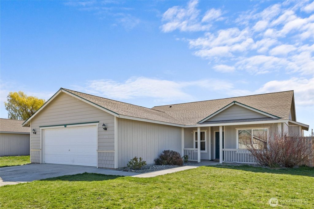 Photo of 400 E 28th Ave Ave, Ellensburg, WA 98926 (MLS # 2505540)
