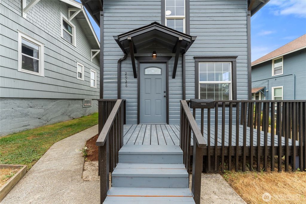 Photo of 2928 Nassau Street, Everett, WA 98201 (MLS # 2416848)