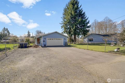 Photo of 209 W Scott Street, Aberdeen, WA 98520 (MLS # 2441761)
