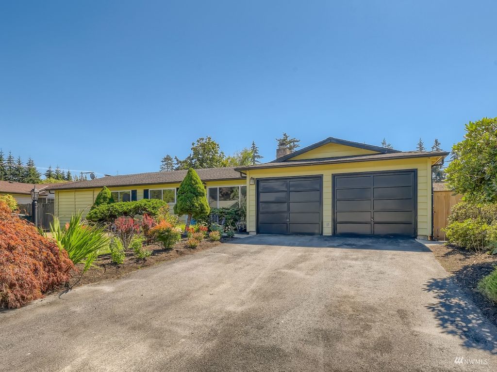 Photo of 5216 172nd Place SW, Lynnwood, WA 98037 (MLS # 1985154)