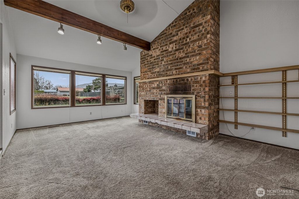 Photo of 1856 4th Street SE, East Wenatchee, WA 98802 (MLS # 2472383)