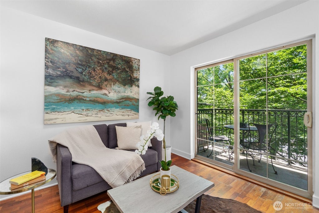 Photo of 700 E Denny Way #203, Seattle, WA 98122 (MLS # 2579333)