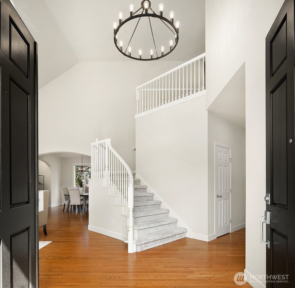 Photo of 20522 NE 23rd Court, Sammamish, WA 98074 (MLS # 2504830)