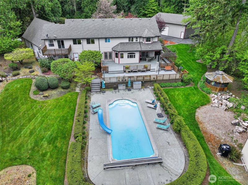 24520 NE 196th