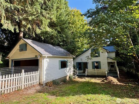 Photo of 201 E Moore Avenue, Shelton, WA 98584 (MLS # 2447368) Photo of 201 E Moore Avenue, Shelton, WA 98584 (MLS # 2447368)