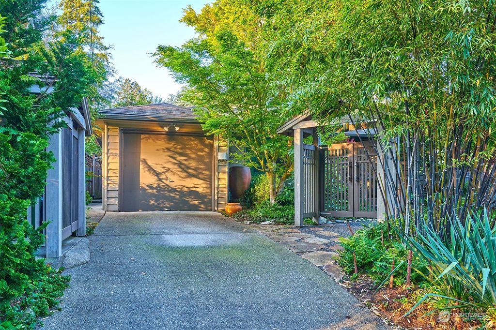 Photo of 3029 NE 88th Street, Seattle, WA 98115 (MLS # 2074953)