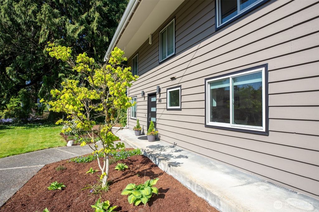 Photo of 9110 NE 179th Place, Bothell, WA 98011 (MLS # 2340201)