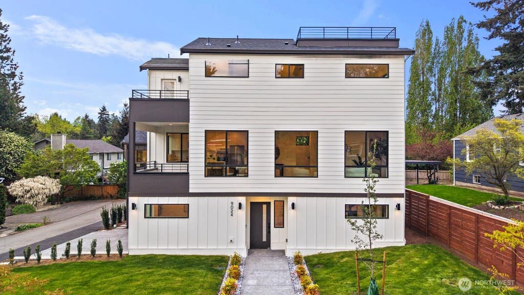 Photo of 9024 Corliss Avenue N, Seattle, WA 98103 (MLS # 2573074)