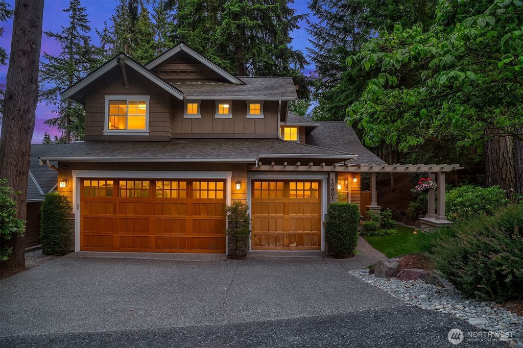 Photo of 10801 SE 28 Street, Bellevue, WA 98004 (MLS # 2394306)