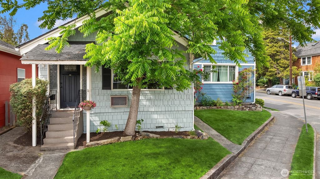 Photo of 4507 Phinney Avenue N, Seattle, WA 98103 (MLS # 2397141)
