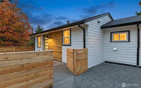 Photo of 14321 Interlake Avenue N #A, Seattle, WA 98133 (MLS # 2485480)