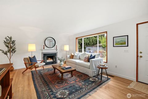 Photo of 11726 8th Avenue S, Burien, WA 98168 (MLS # 2517366)