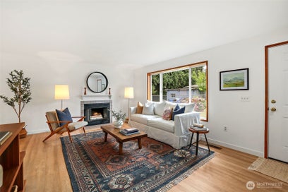11726 8th Avenue S Burien WA 98168