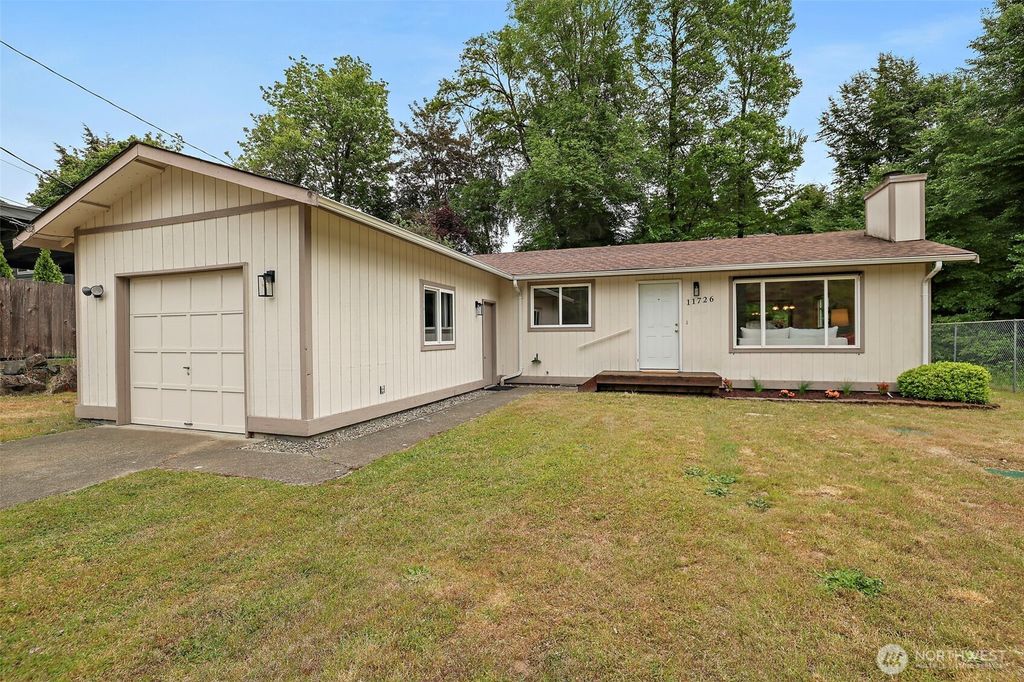 Photo of 11726 8th Avenue S, Burien, WA 98168 (MLS # 2517366)