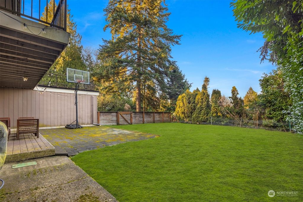 Photo of 10204 SE 8th Street, Bellevue, WA 98004 (MLS # 2328171)