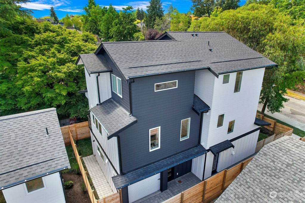 Photo of 1528 Martin Luther King Jr Way #B, Seattle, WA 98122 (MLS # 2274661)