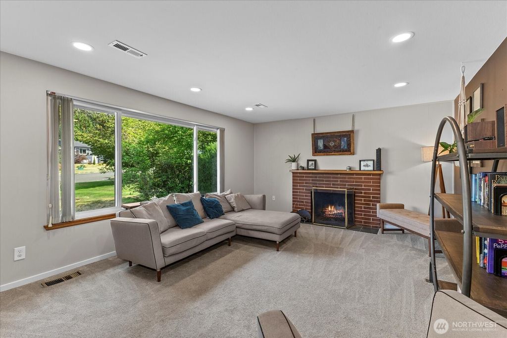 Photo of 5106 241st Street SW, Mountlake Terrace, WA 98043 (MLS # 2433238)
