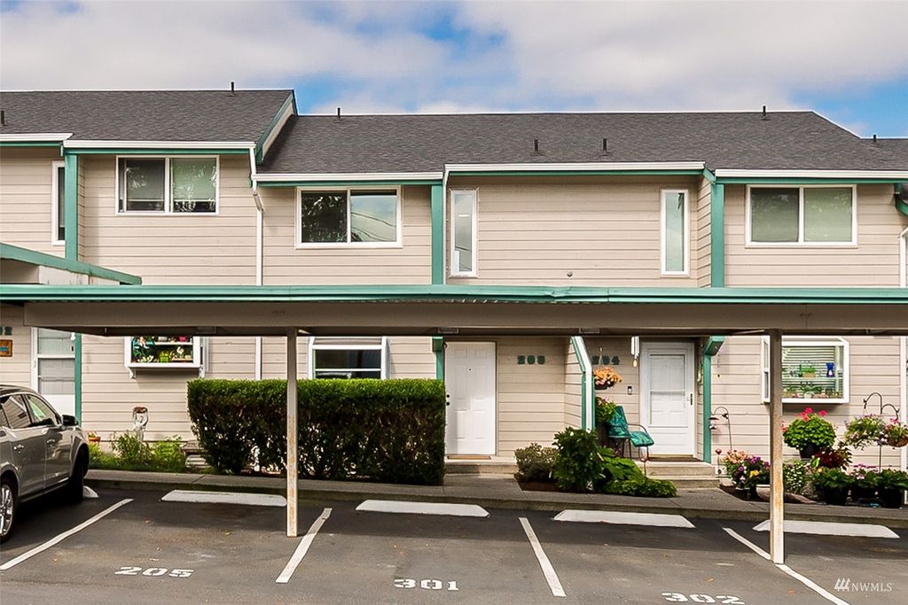 Photo of 702 5th Street #B203, Snohomish, WA 98290 (MLS # 1977310)