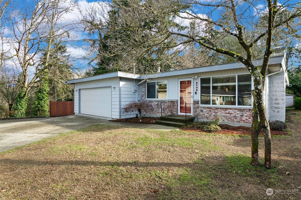 Photo of 2746 NE 24th Street, Renton, WA 98056 (MLS # 2028379)