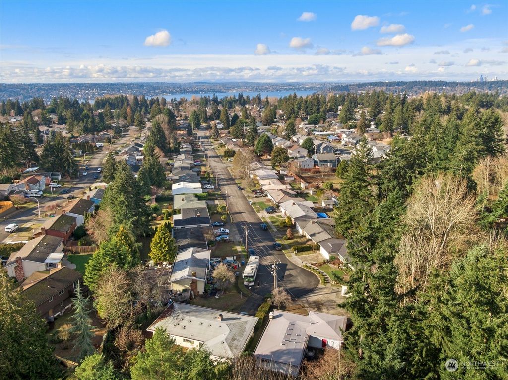 Photo of 2746 NE 24th Street, Renton, WA 98056 (MLS # 2028379)