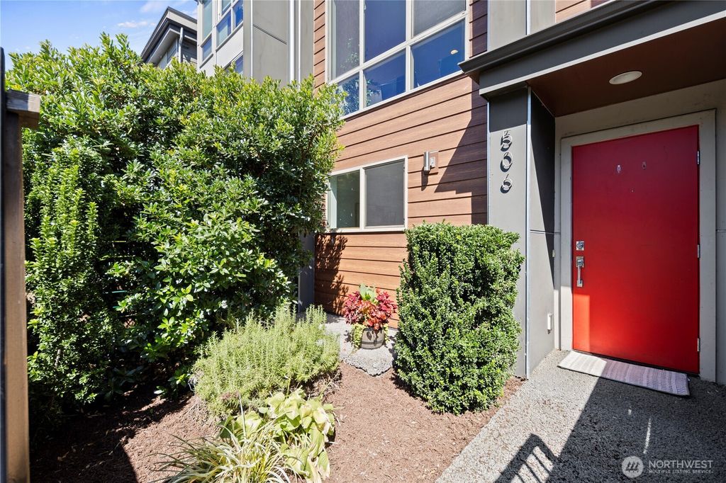 Photo of 506 N 105th Street, Seattle, WA 98133 (MLS # 2420545)