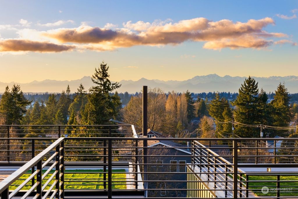 Photo of 337 NE 90th Street #3, Seattle, WA 98115 (MLS # 2329206)