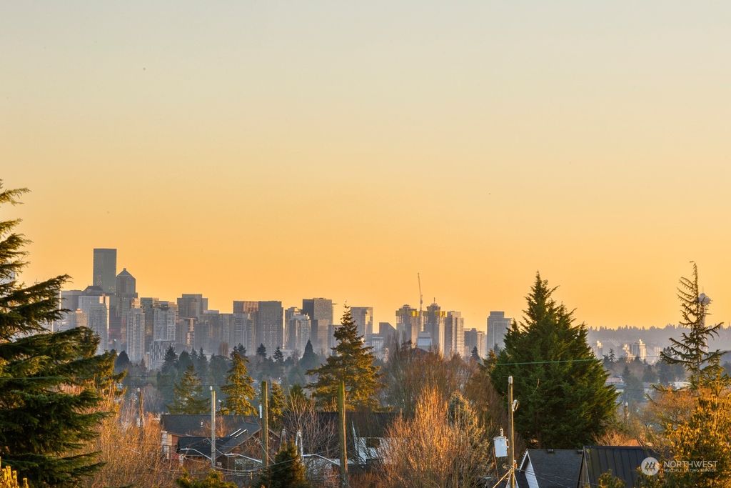 Photo of 337 NE 90th Street #3, Seattle, WA 98115 (MLS # 2329206)