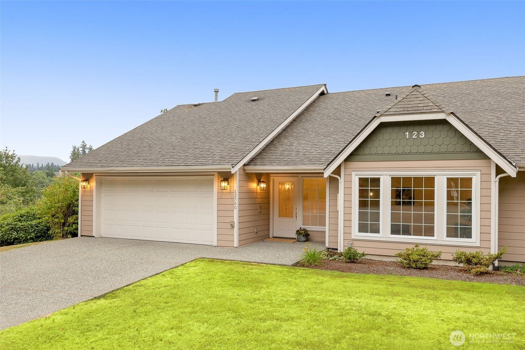 Photo of 22760 SE 43rd Court #2617, Issaquah, WA 98029 (MLS # 2544061)