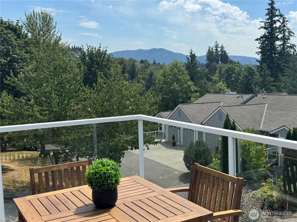 Photo of 22760 SE 43rd Court #2617, Issaquah, WA 98029 (MLS # 2544061)