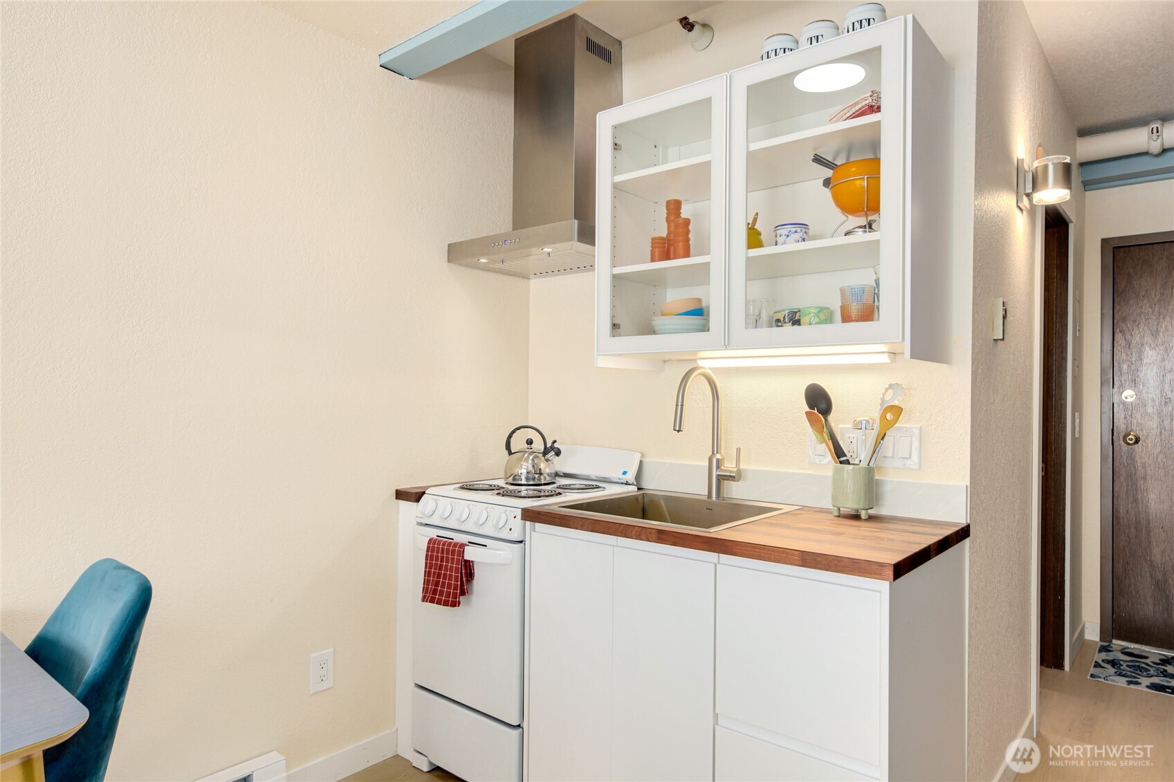 74 Erste Street 2106